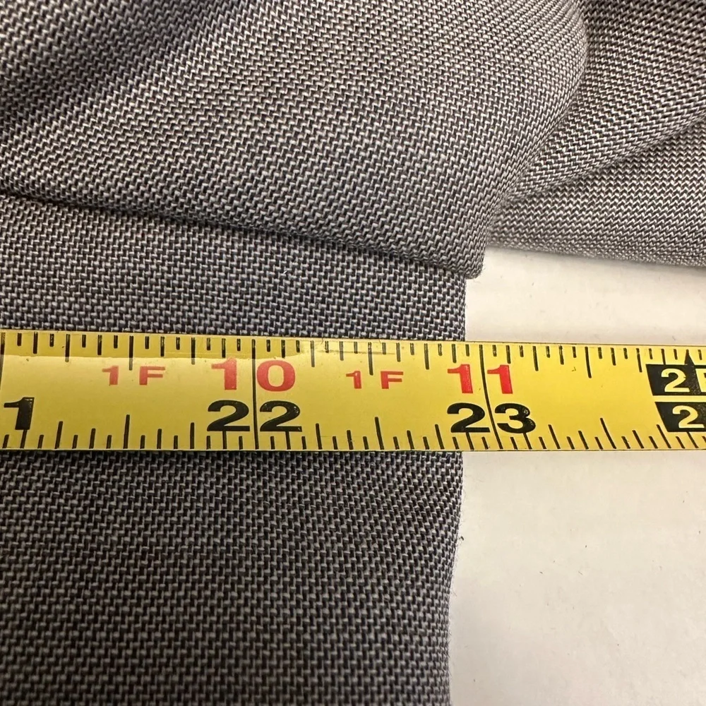Tommy‎ Hilfiger 100% Wool Blazer Mens Size 44L Gray Sport Coat Mint Condition